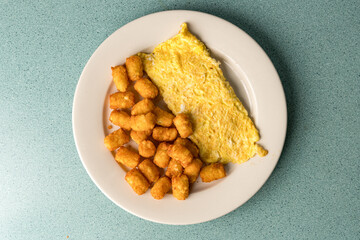 Omelet and tater totes