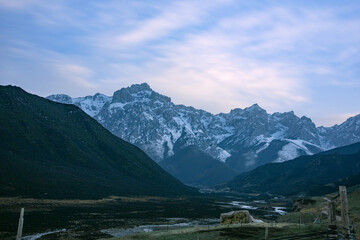Maya Snow Mountain, Wuwei City, Gansu Province-blue sky against the landscape
