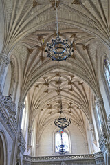 Toledo: Chiostro interno del Monasterio de San Juan de los Reyes -  Spagna