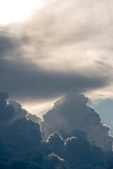 Nubes en el cielo previo a la tormenta