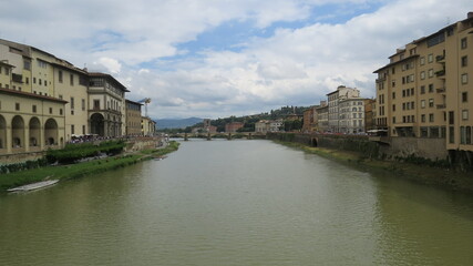 Tarde en el río Arno