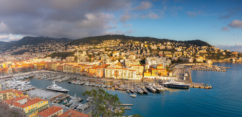 Port Lympia de la ville de Nice . - 734111851
