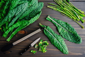 Stemming Lacinato Kale Leaves Using a Pair of Tongs: Kitchen hack using tongs to remove the leaves...