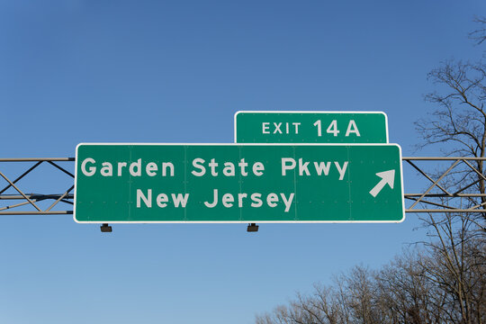 sign on I-287 I-87 Governor Thomas E. Dewey Thruway in Chestnut Ridge, New York for Exit 14A to the Garden State Parkway in New Jersey