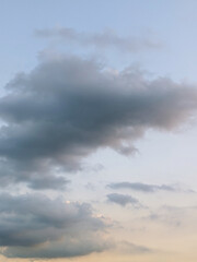 Fototapeta na wymiar A serene and peaceful sky during dusk.