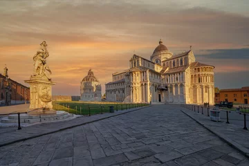 Photo sur Plexiglas Florence Cathedral of Santa Maria Assunta - Roman Catholic church in Pisa. A masterpiece of Romanesque architecture..Pisa, a city in Italy, in Tuscany on the Arno River