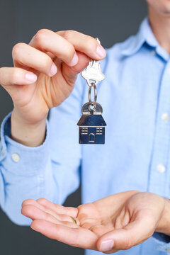 Buy or Selling House is one of the best investment - real estate agent - buyer or seller 