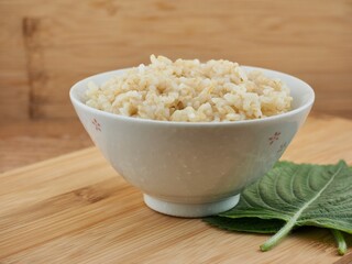 아시아 음식 현미밥과 깻잎