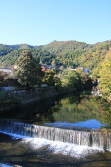 Fototapeta na wymiar 秋の京都嵐山：中ノ島橋からの風景