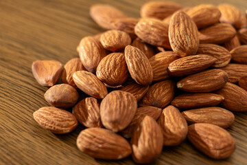 素焼きのアーモンド