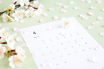 4月のカレンダー　桜舞うふんわりソフトなイメージ