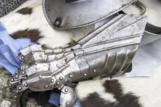 Medieval armor gloves