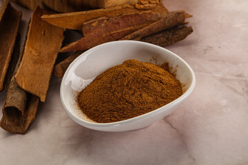 Natural Cinnamon powder with sticks