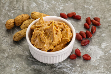 Peanut paste in the bowl