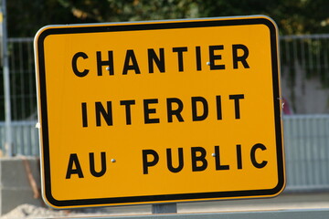 Fototapeta premium panneau chantier interdit au public