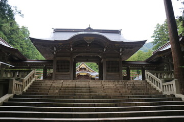 越後国一宮　彌彦神社 新潟県西蒲原郡弥彦村弥彦 © おたどん