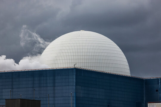 Sizewell B nuclear reactor dome on the site of the upcoming Sizewell C nuclear power station. Suffolk, UK