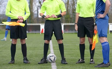 le corps arbitral au football	