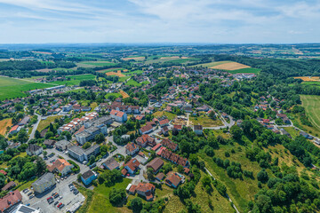 Fototapeta na wymiar Luftaufnahme von Bad Griesbach im Niederbayerischen Bäderdreieck, Ausblick nach Süden ins Rottal