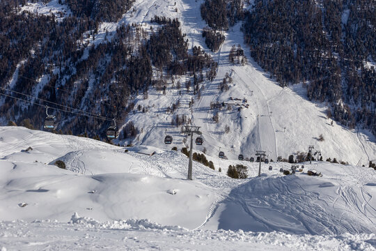 Ski gondola in 4 vallees ski resort - Switzerland 