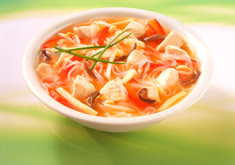 Thaisuppe, asiatisch, Suppe, isoliert, pikant, Porzellanschale,