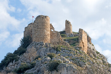 Fototapeta na wymiar Southeastern side view of the castle in Castabala - Hieropolis ancient city in Osmaniye province in southern Turkey