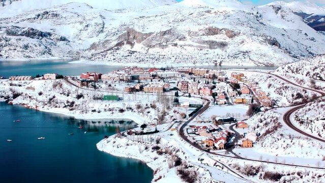 Ria&ntilde;o, su embalse y entorno (Le&oacute;n)