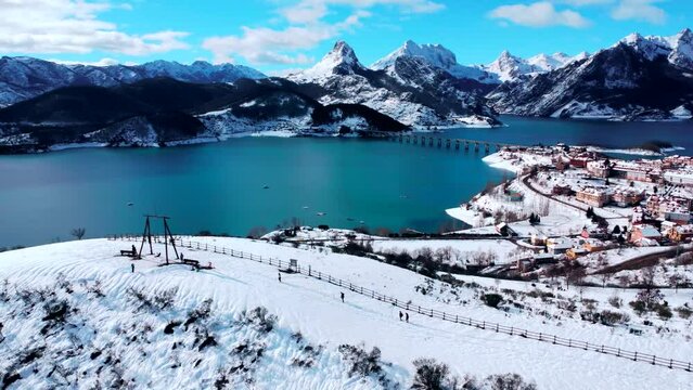 Ria&ntilde;o, su embalse y entorno (Le&oacute;n)
