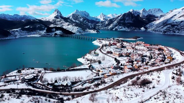 Ria&ntilde;o, su embalse y entorno (Le&oacute;n)