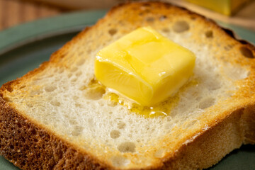 焼きたての山型トースト