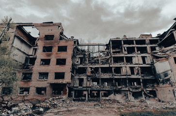 Fototapeta premium destroyed school building in Ukraine