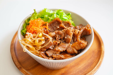 ビビンバ風牛焼肉丼