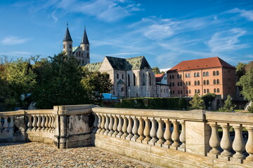 magdeburg, deutschland - stadtbild mit kloster unser lieben frauen - 735221813