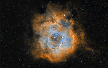Fotografia de la Nebulosa Roseta en la constelación de Monoceros a 5200 años luz. Se trata de una...