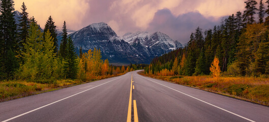 Scenic Road in Canadian Rocky Mountain Landscape. - obrazy, fototapety, plakaty