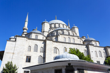 Fototapeta na wymiar Beautiful view of the Yeni Cami Mosque in Istanbul