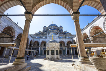 Beautiful view of the Yeni Cami Mosque in Istanbul - obrazy, fototapety, plakaty