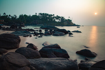 Coucher de soleil sur une plage de Goa en Inde