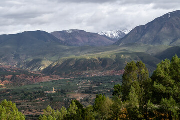 Fototapeta na wymiar view of the valley of Atlas Mountains