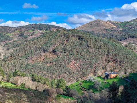 Lonely house near Iyaso village, Villayon, ASturias, Spain
