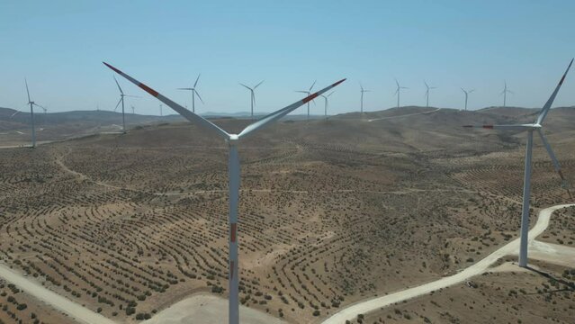 Aerogeneradores Eolicos en la Region de Coquimbo en Chile
Desierto con energia renovable Energia Eolica
