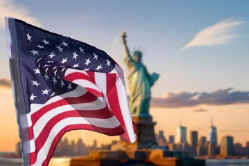 Fotobehang Flag of America and Statue of Liberty in New York © studio v-zwoelf