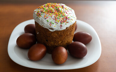 Easter cake and painted eggs