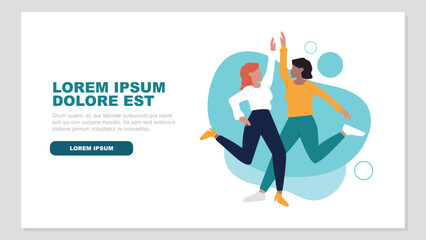 Ein Mann und eine Frau springen auf, um ihren Erfolg zu feiern. Dabei geben sie sich die Hand.