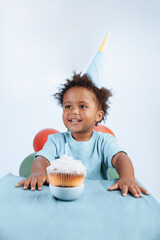 Happy Birthday boy with Festive Cake - 735908800