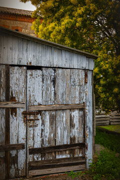 viejo cobertizo en la estaci&oacute;n de Monfrague