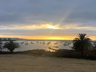 ATARDECER EN EL EMBARCADERO