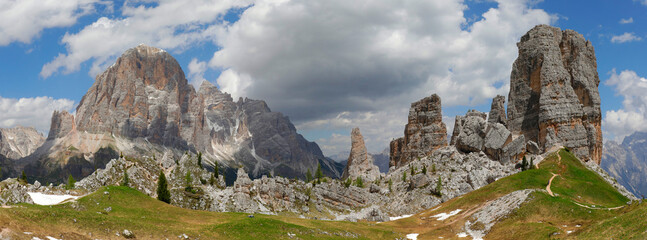 Cinque Torre (deutsch: fünf Türme) Felsformation, Ampezzaner Dolomiten, Italien, Europa, Panorama 