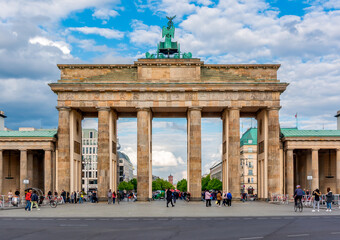 Fototapeta na wymiar Brandenburg Gate (Brandenburger Tor) on Pariser square in center of Berlin, Germany
