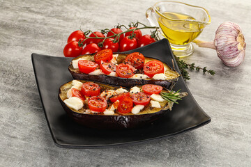 Baked eggplant with cheese and tomato